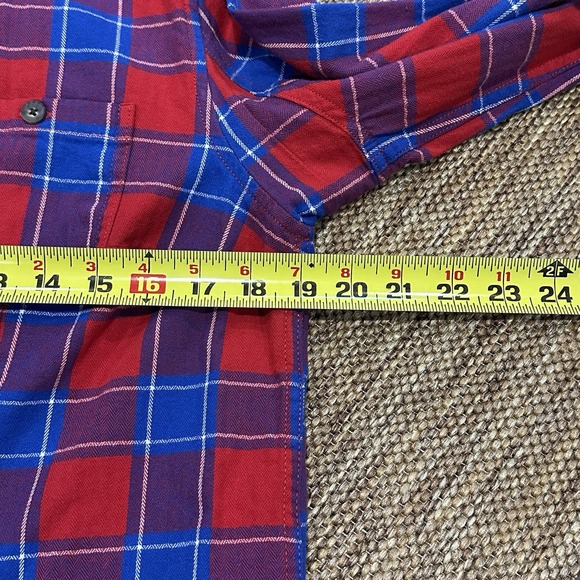 Duluth Trading Co Women's Free Swingin Flannel Button Up Shirt Size Small MINT! - Picture 8 of 9